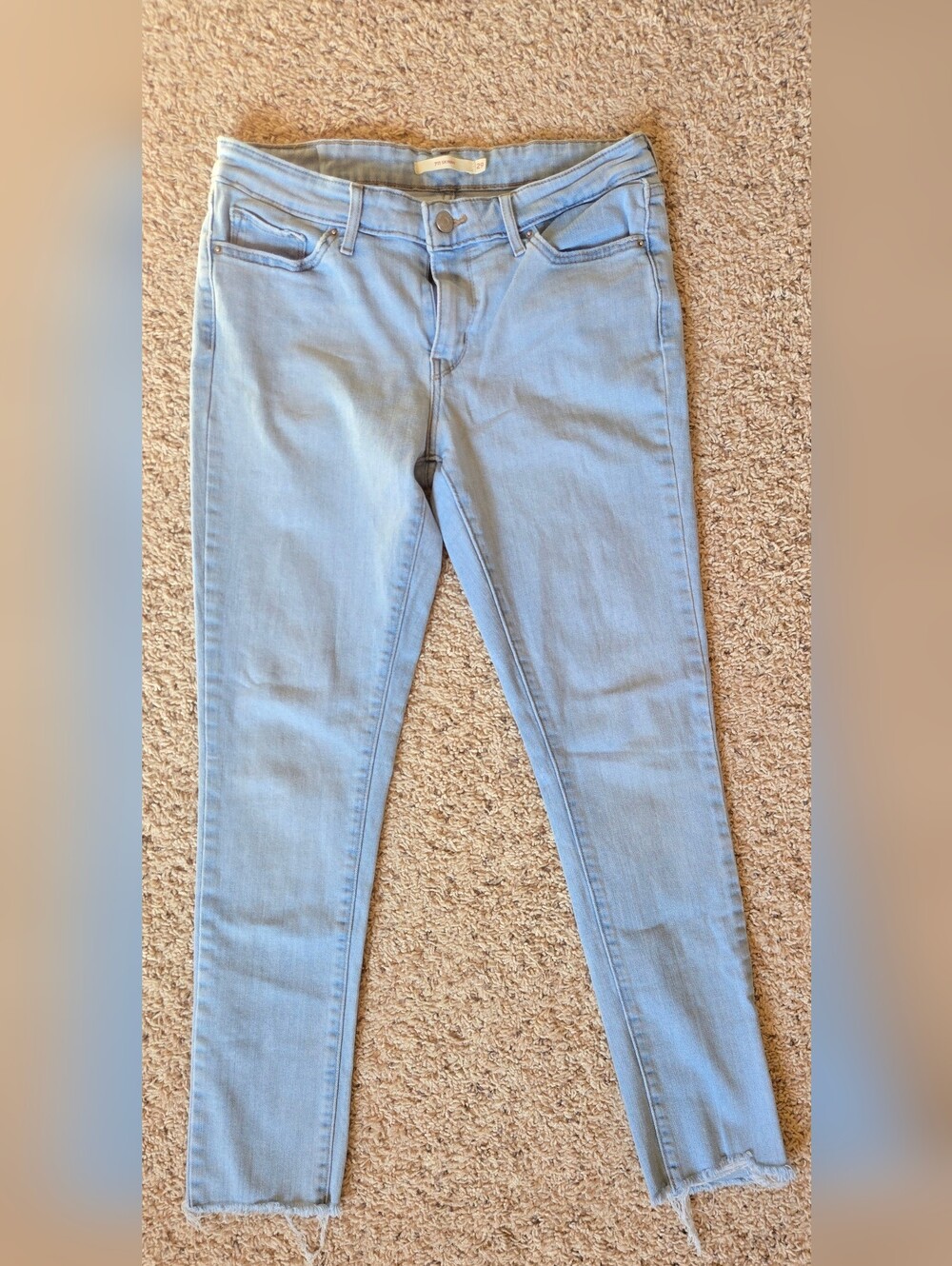 Levi’s 711 Skinny Jeans Light Wash Raw Hem Women’s Size 29